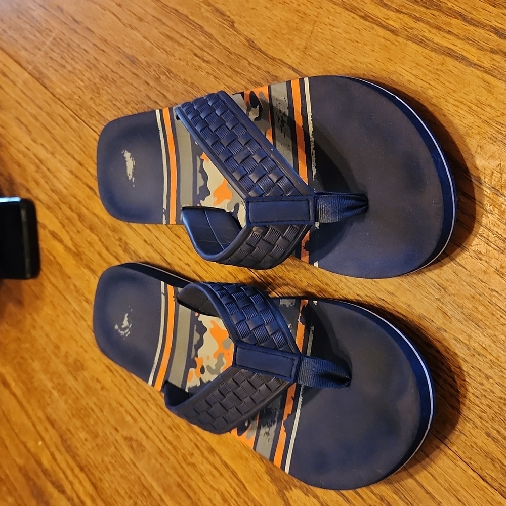 Orageous Navy Flip flops Size 10